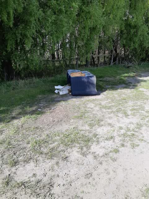 Rubbish/Recycling, a report photo