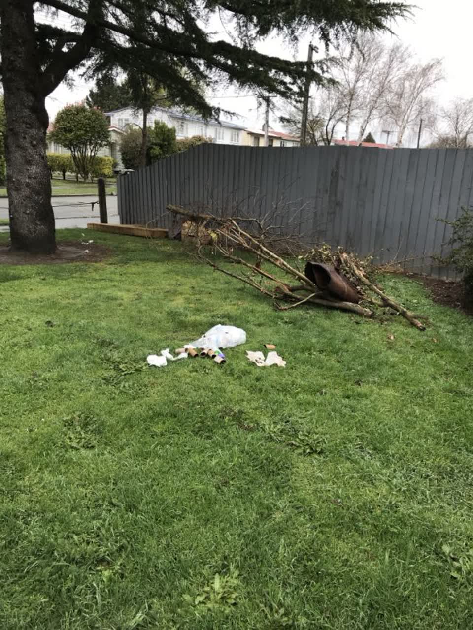 The photograph attached to this rubbish/recycling report