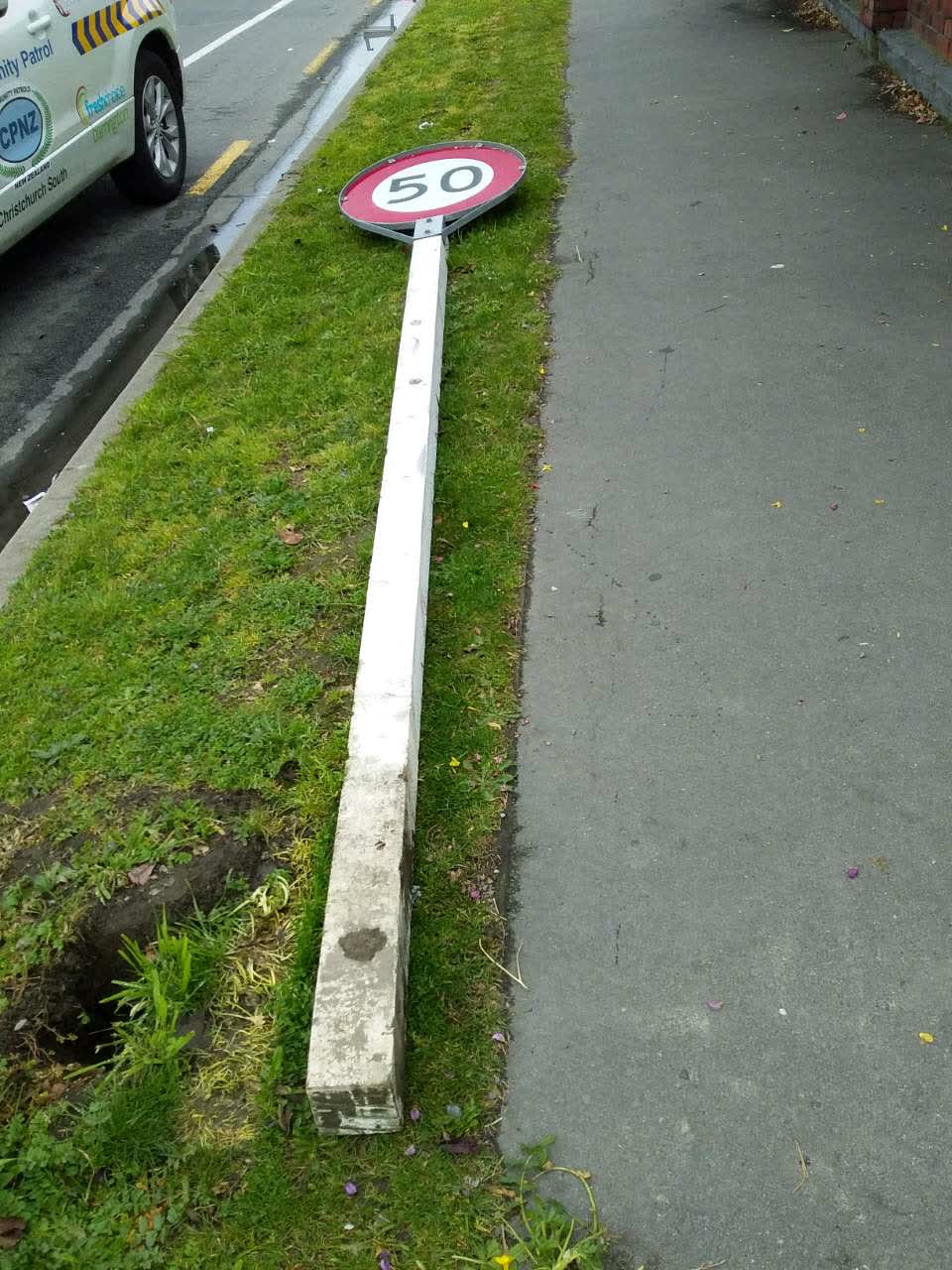 The photograph attached to this roading/streets report