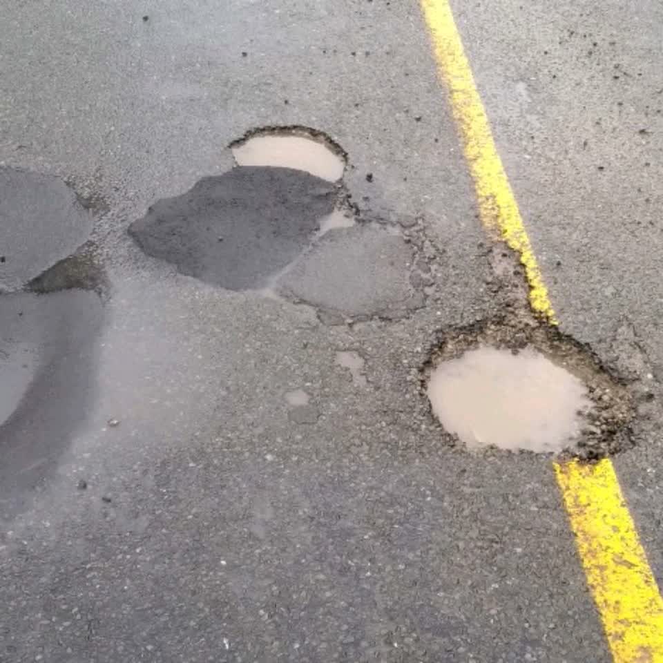 The photograph attached to this roading/streets report