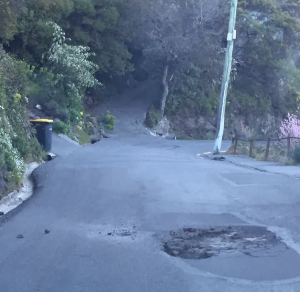 The photograph attached to this roading/streets report