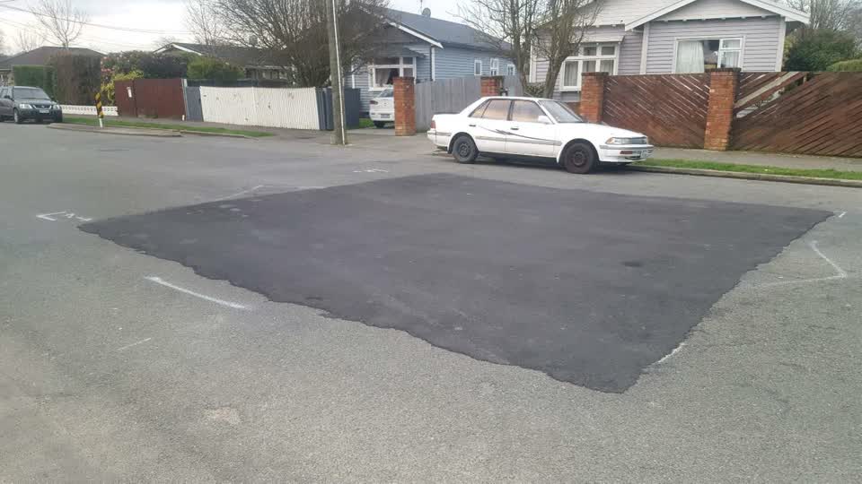 The photograph attached to this roading/streets report