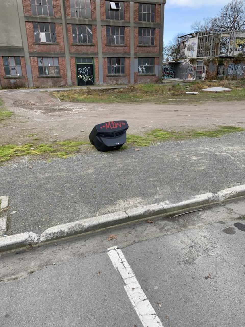 The photograph attached to this rubbish/recycling report