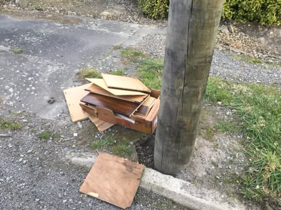 The photograph attached to this rubbish/recycling report