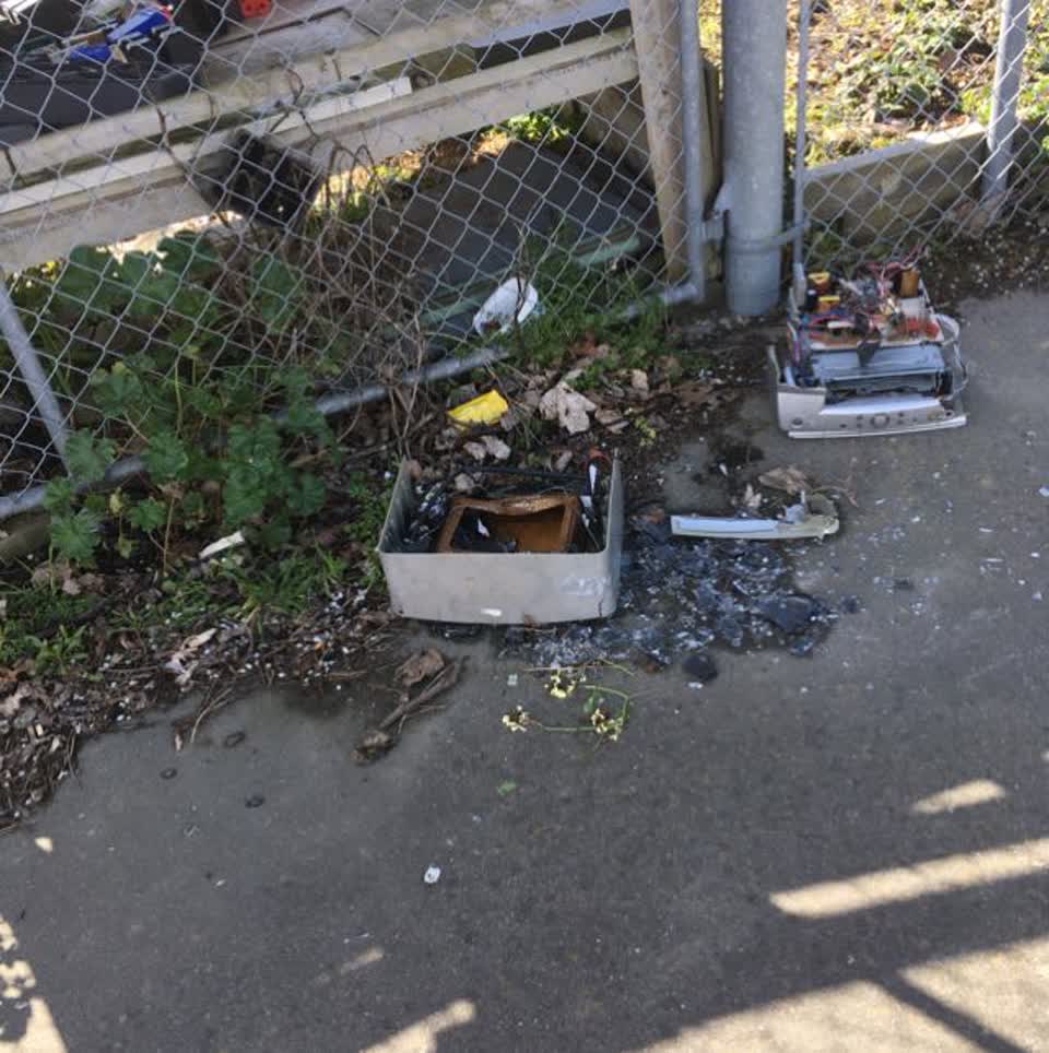 The photograph attached to this rubbish/recycling report