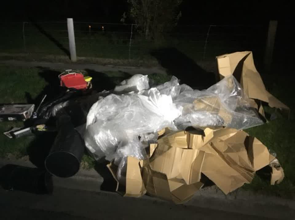 The photograph attached to this rubbish/recycling report