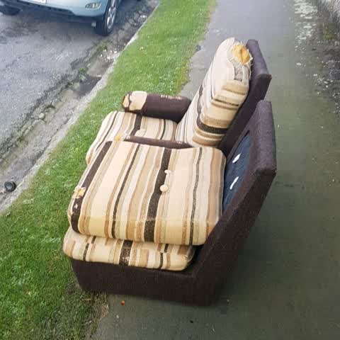 Rubbish/Recycling, a report photo