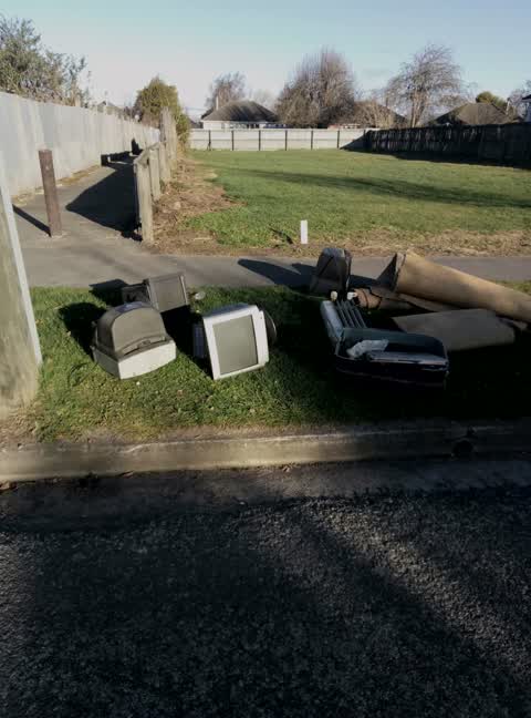 Rubbish/Recycling, a report photo