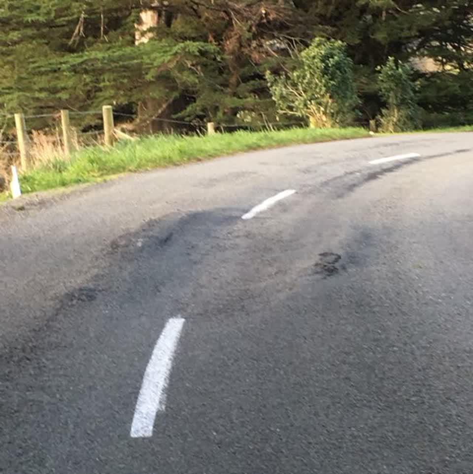 The photograph attached to this roading/streets report