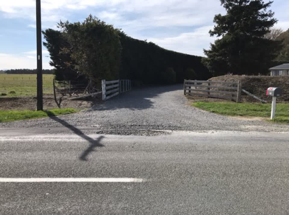 The photograph attached to this roading/streets report