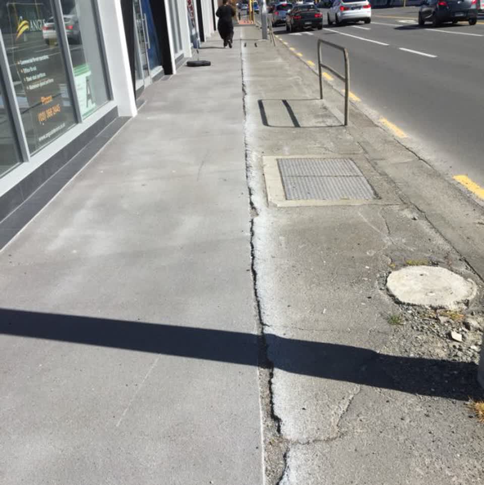 The photograph attached to this roading/streets report