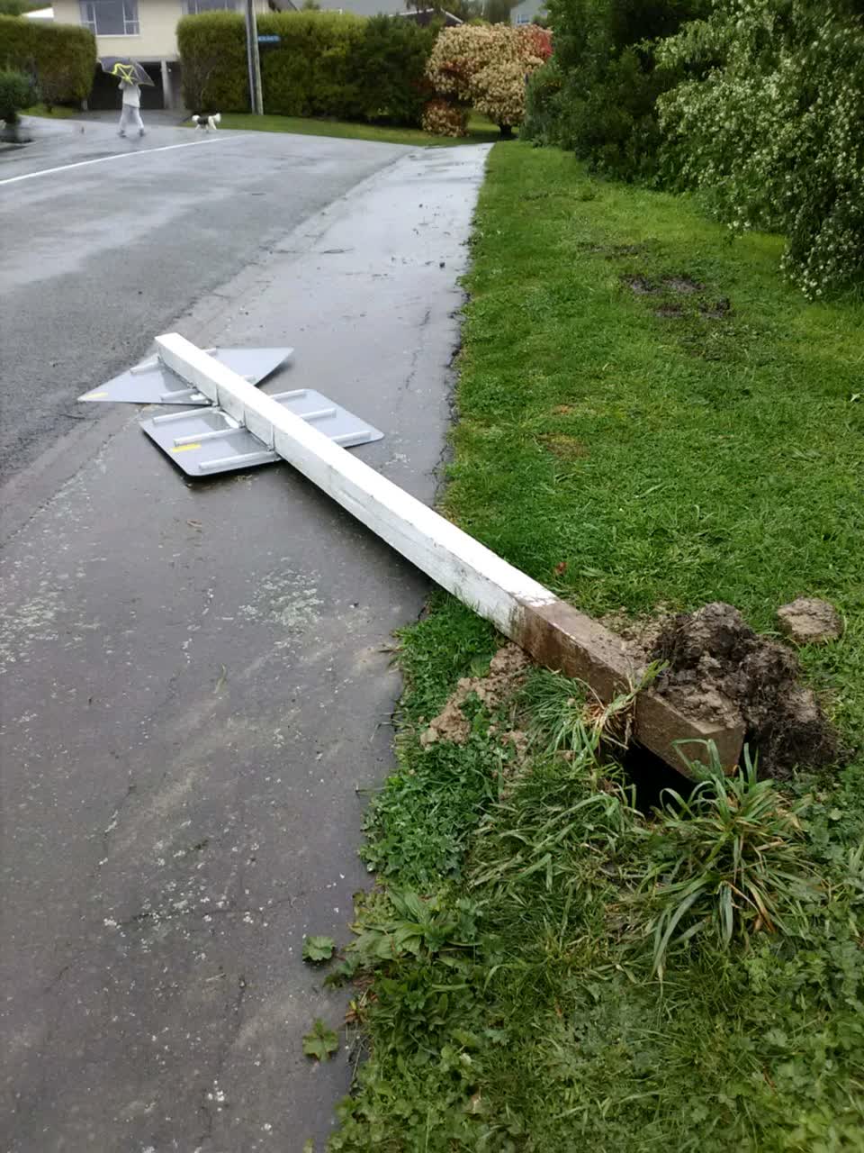 The photograph attached to this roading/streets report