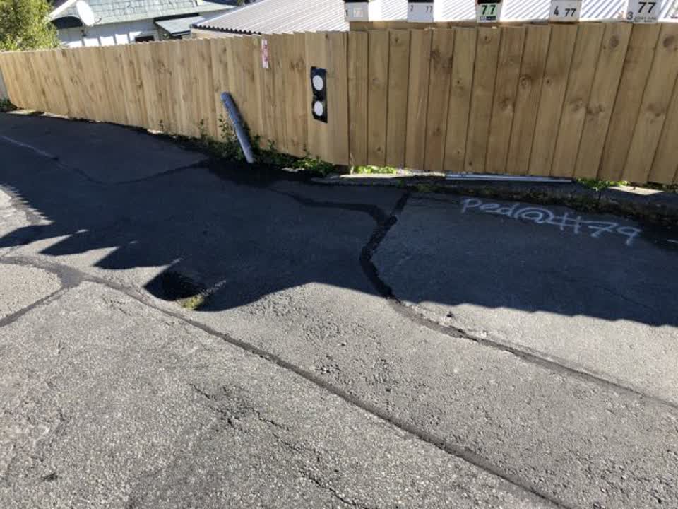 The photograph attached to this roading/streets report