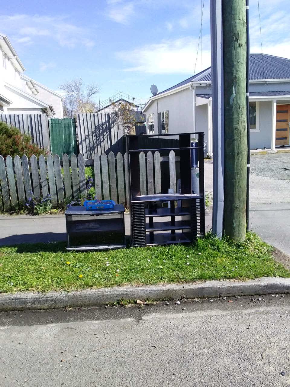 The photograph attached to this rubbish and bins - general report
