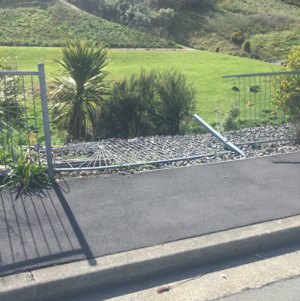 The photograph attached to this roading/streets report