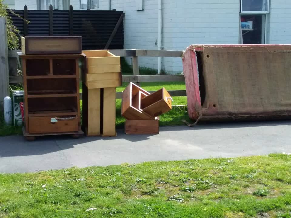 The photograph attached to this rubbish and bins - general report