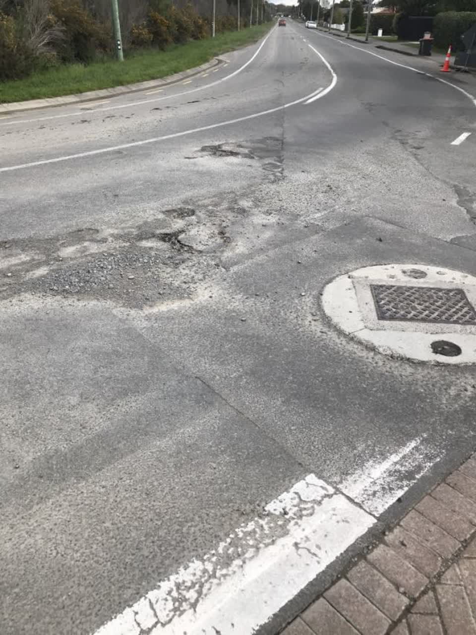The photograph attached to this roading/streets report