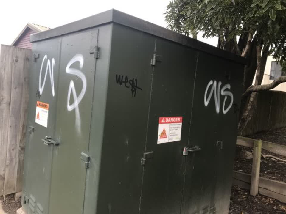 The photograph attached to this graffiti report