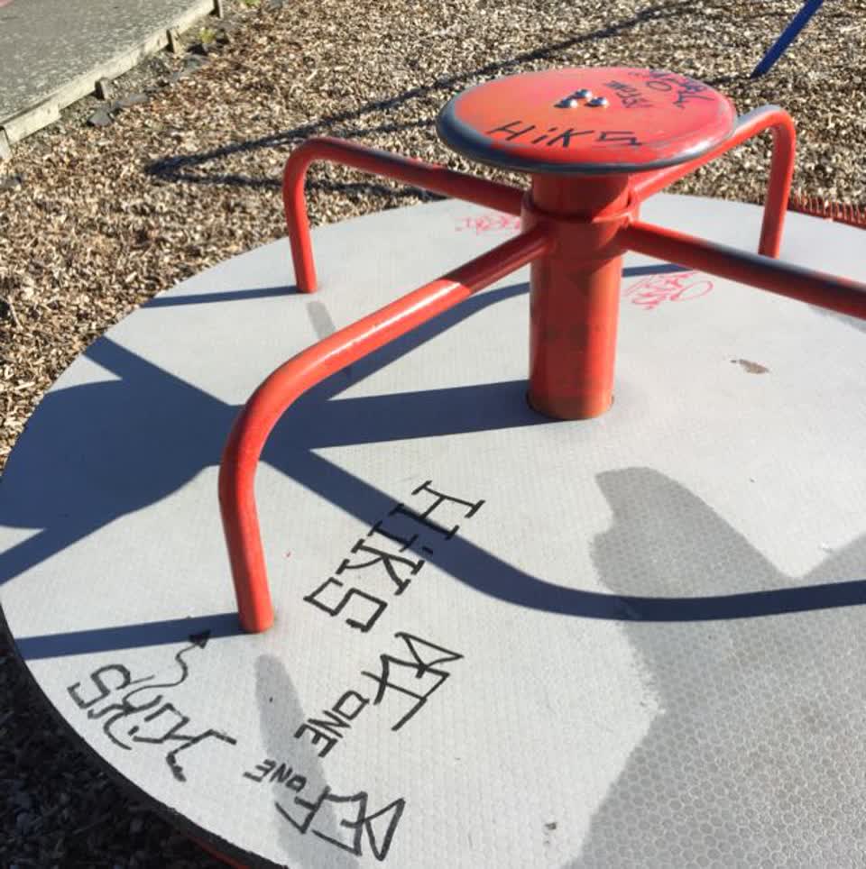The photograph attached to this graffiti report