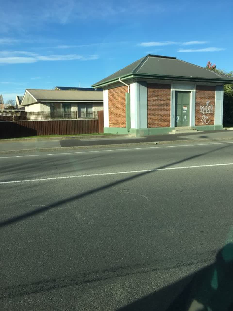 The photograph attached to this graffiti - general report