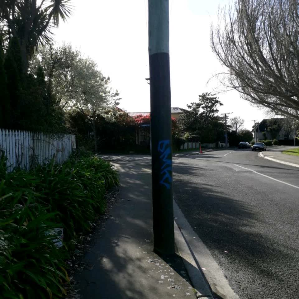 The photograph attached to this graffiti - general report