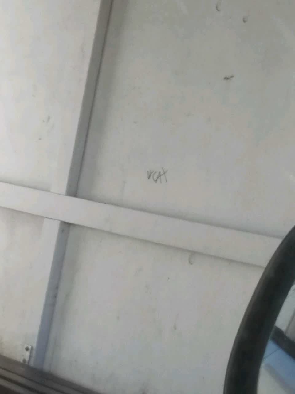 The photograph attached to this graffiti - general report