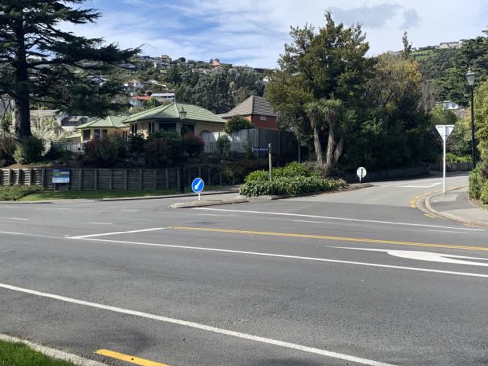 The photograph attached to this graffiti - signage report