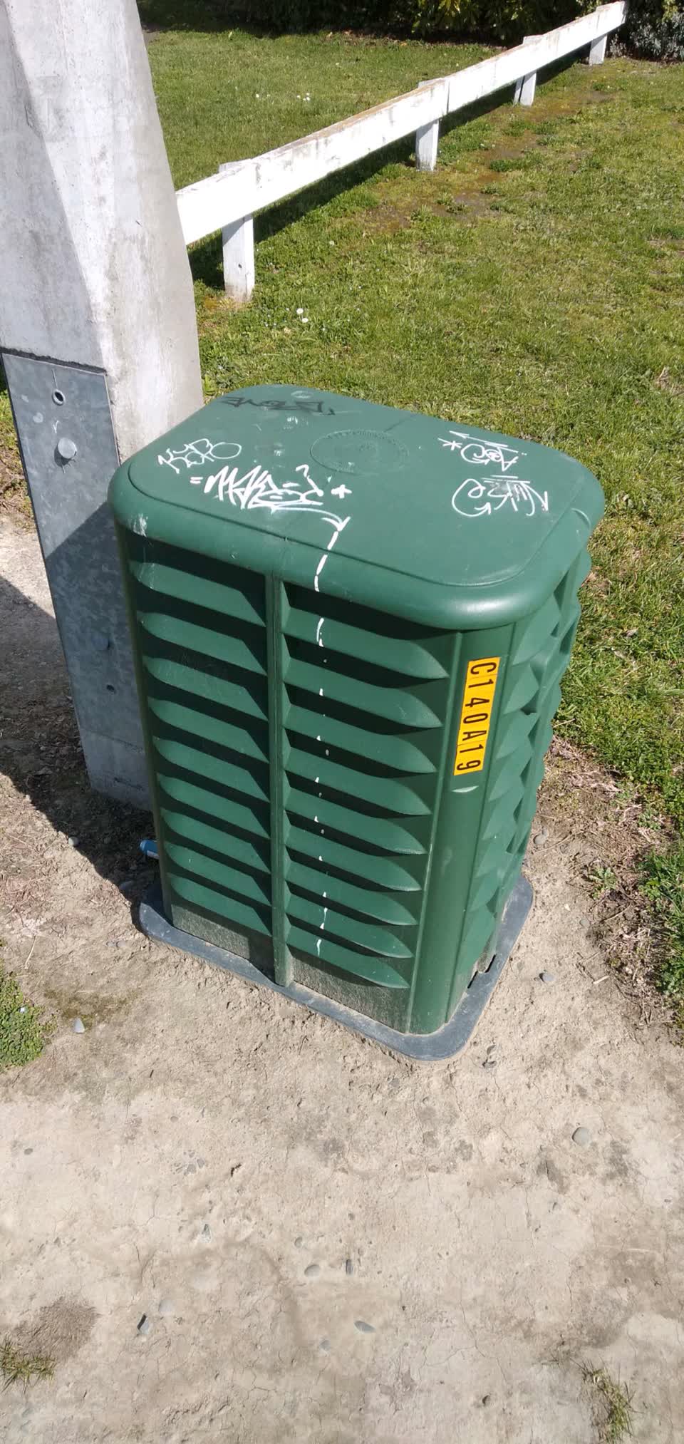 The photograph attached to this graffiti - general report