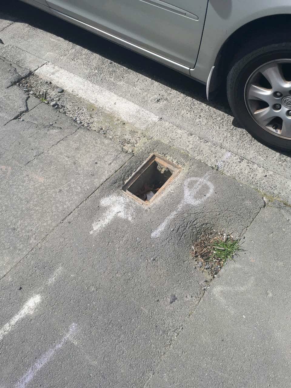 The photograph attached to this roads - general report