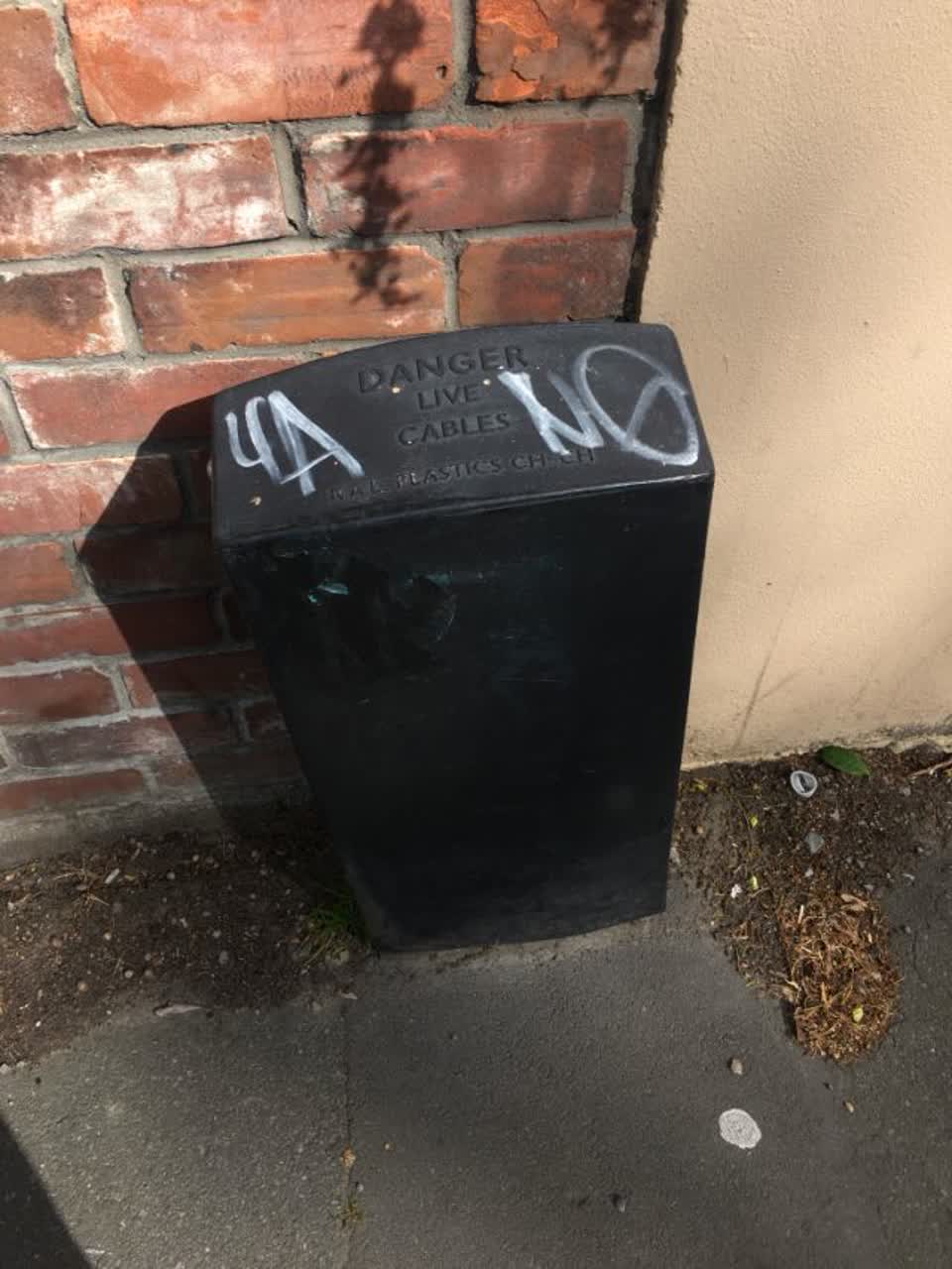 The photograph attached to this graffiti - public property report