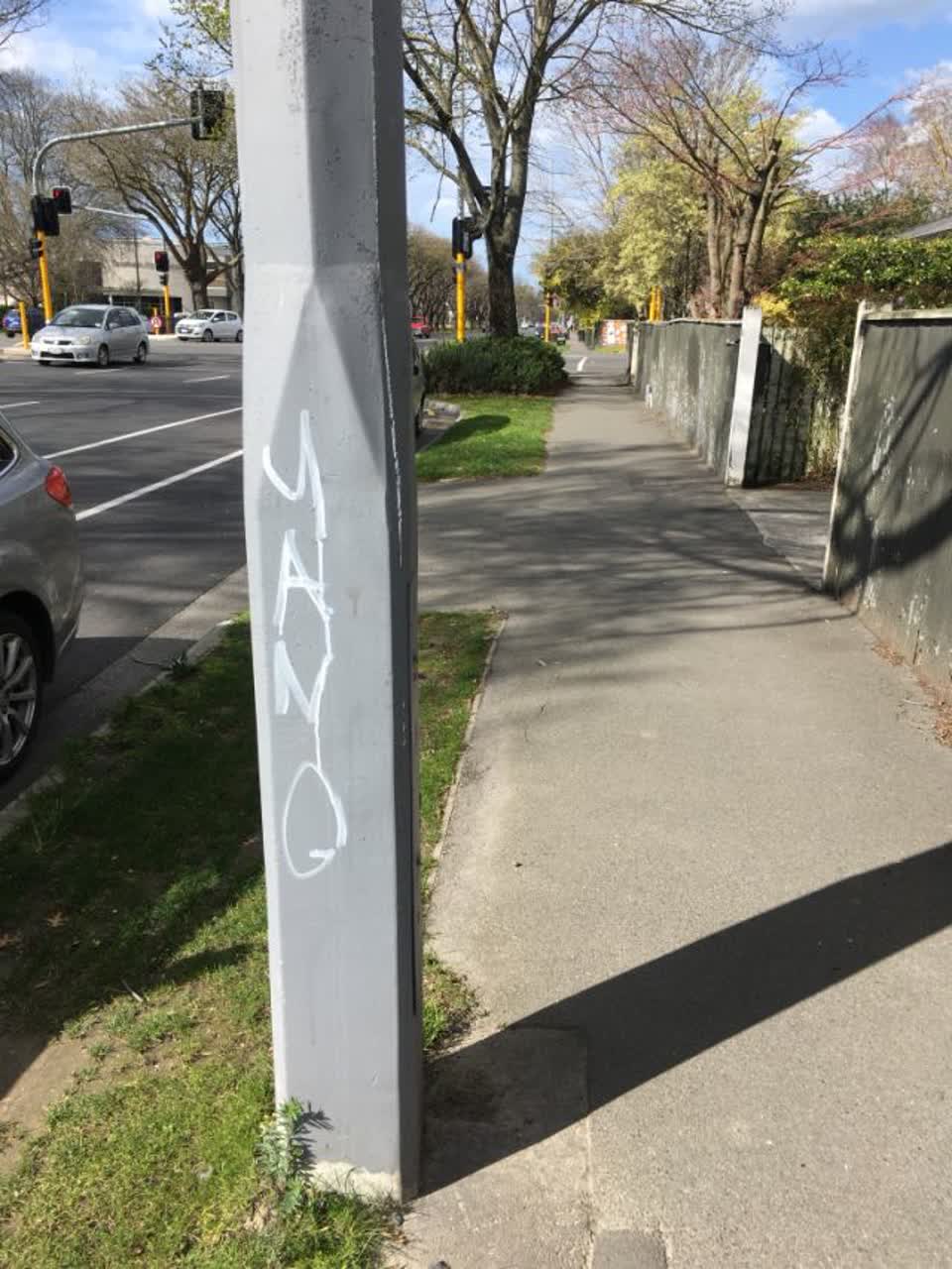 The photograph attached to this graffiti - public property report