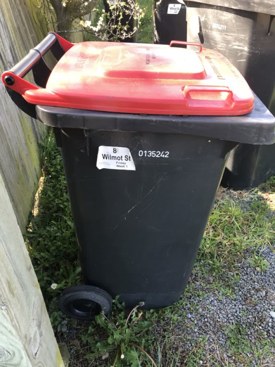 The photograph attached to this rubbish/recycling report
