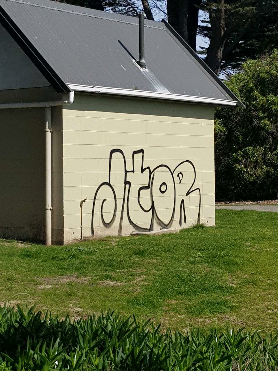 The photograph attached to this graffiti report