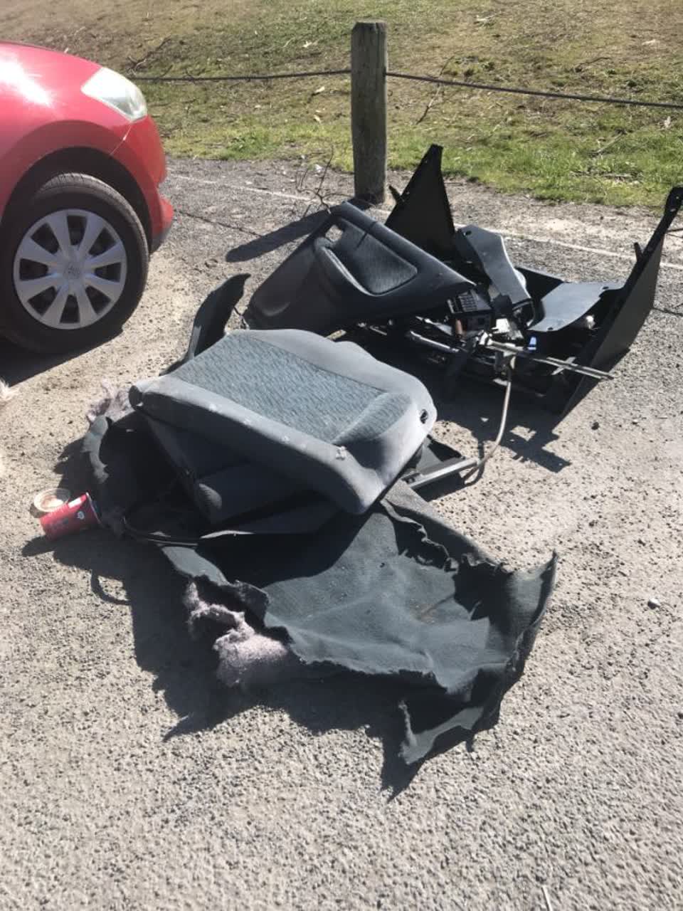 The photograph attached to this rubbish/recycling report