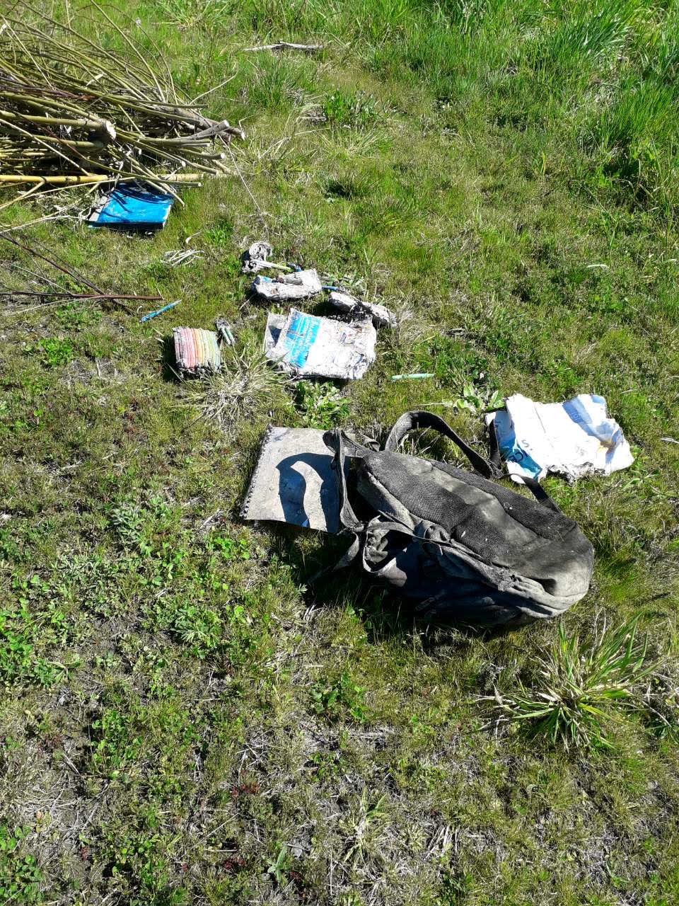 The photograph attached to this rubbish/recycling report