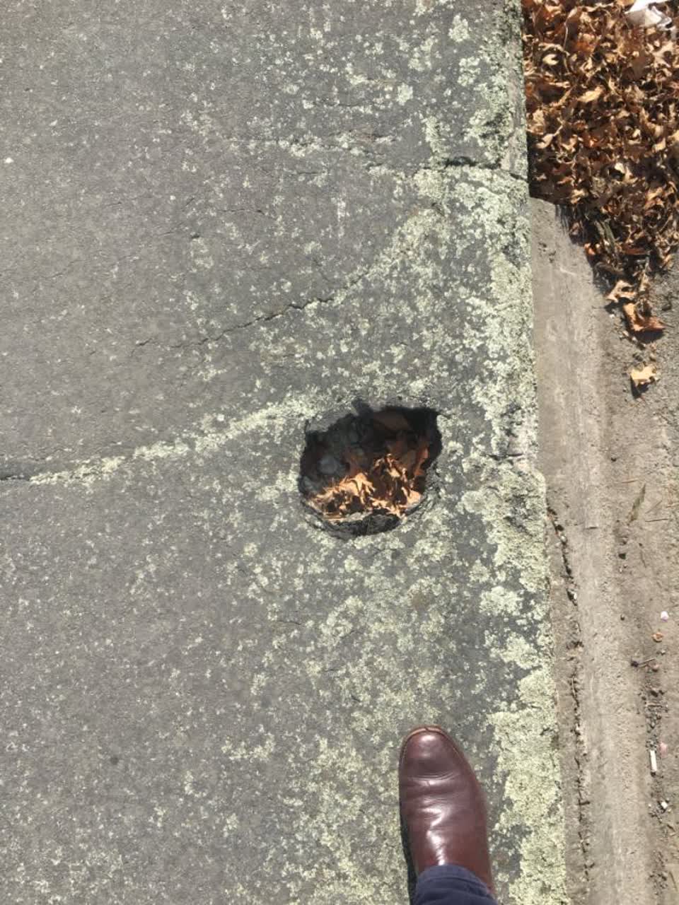 The photograph attached to this roading/streets report