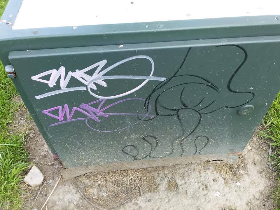 The photograph attached to this graffiti report