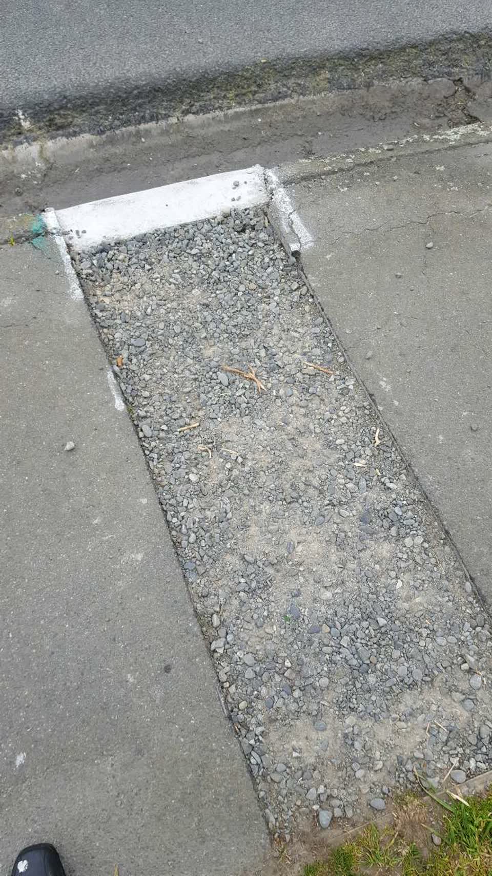 The photograph attached to this roading/streets report