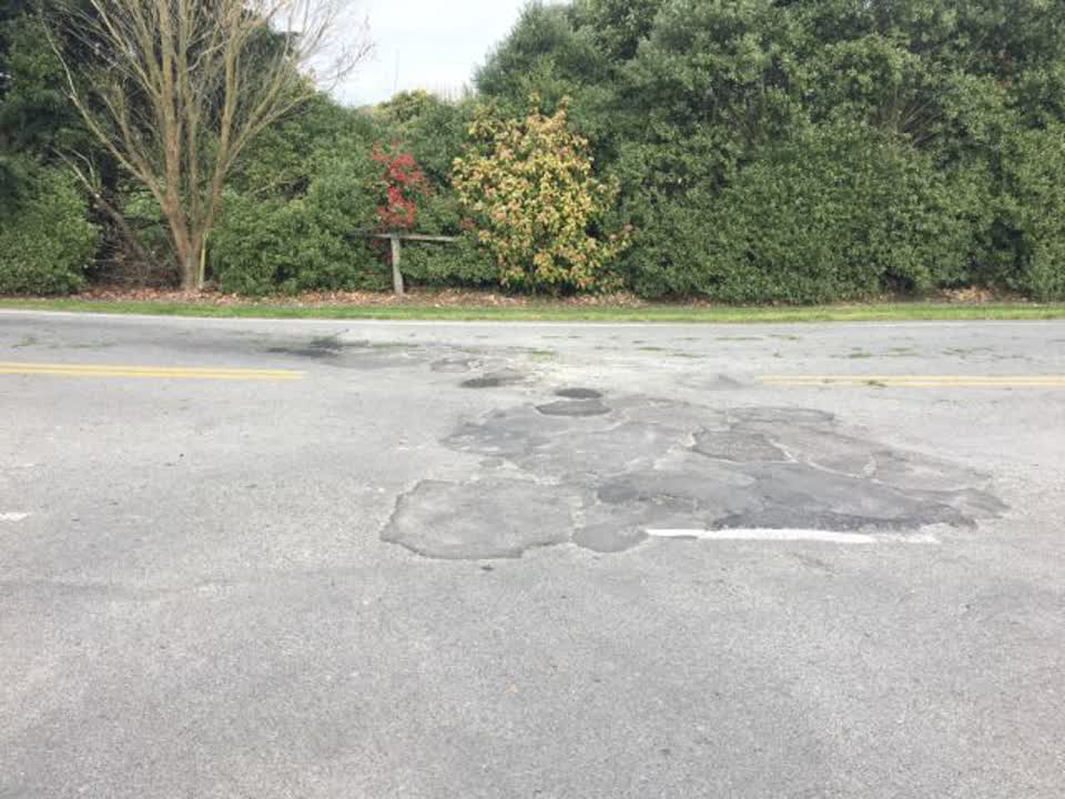 The photograph attached to this roading/streets report