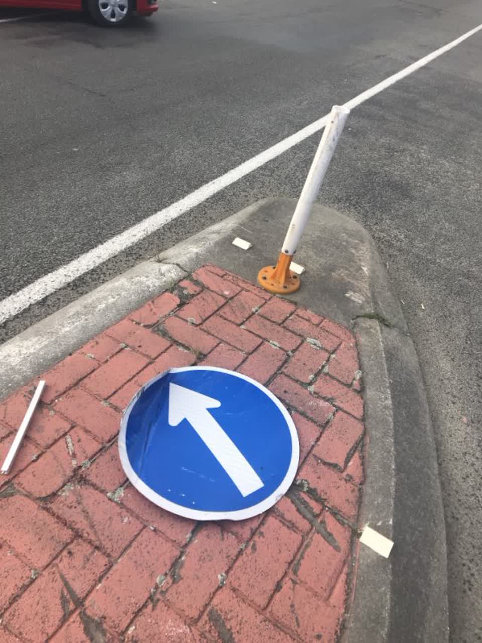 The photograph attached to this roading/streets report