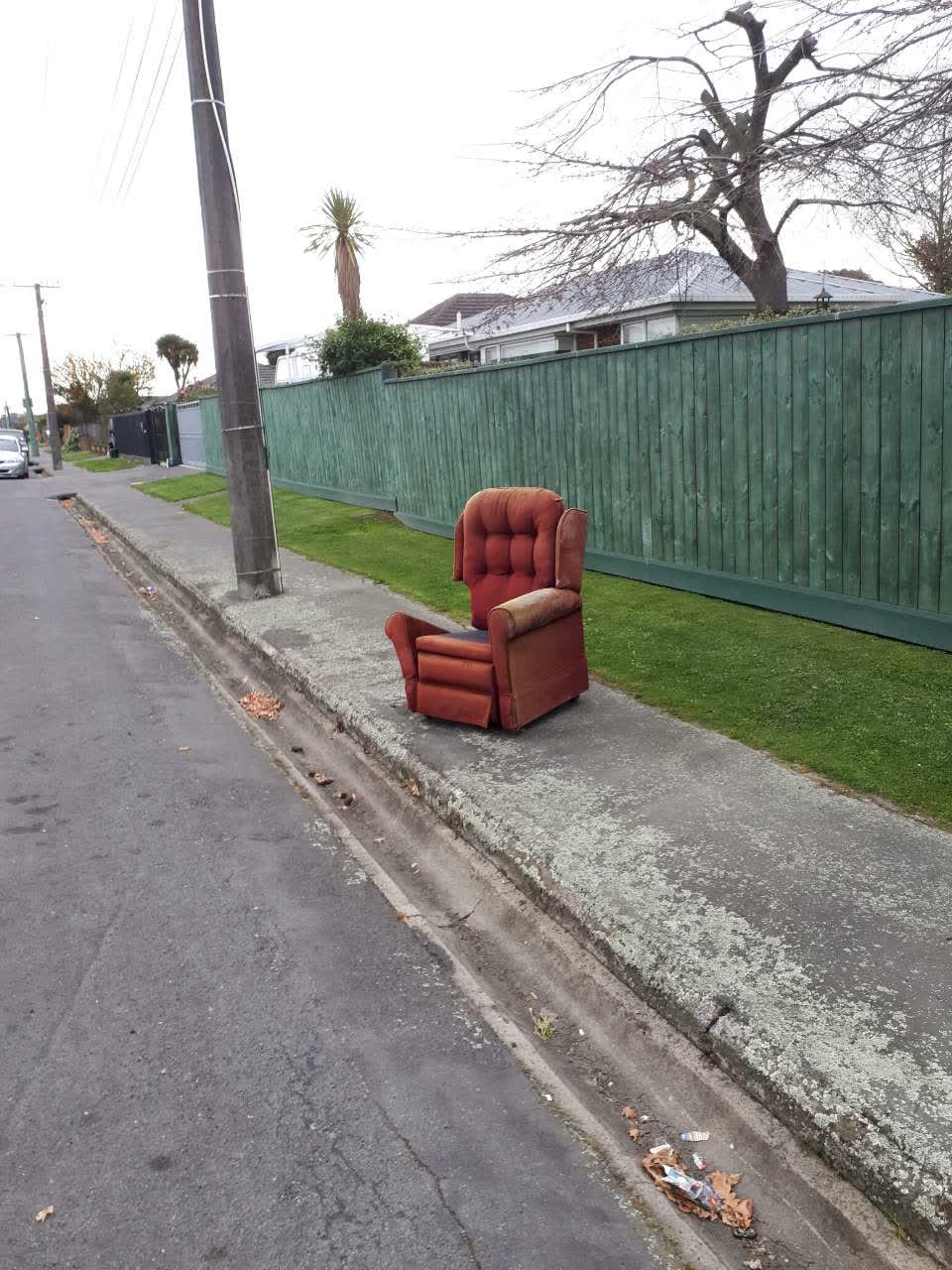 The photograph attached to this rubbish/recycling report