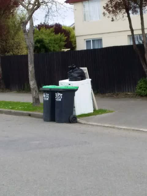 Rubbish/Recycling, a report photo