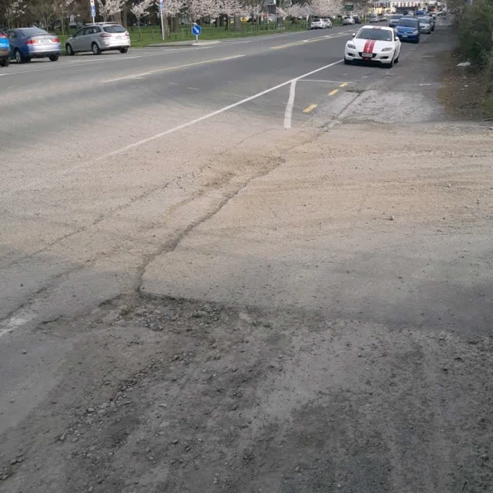 The photograph attached to this roading/streets report