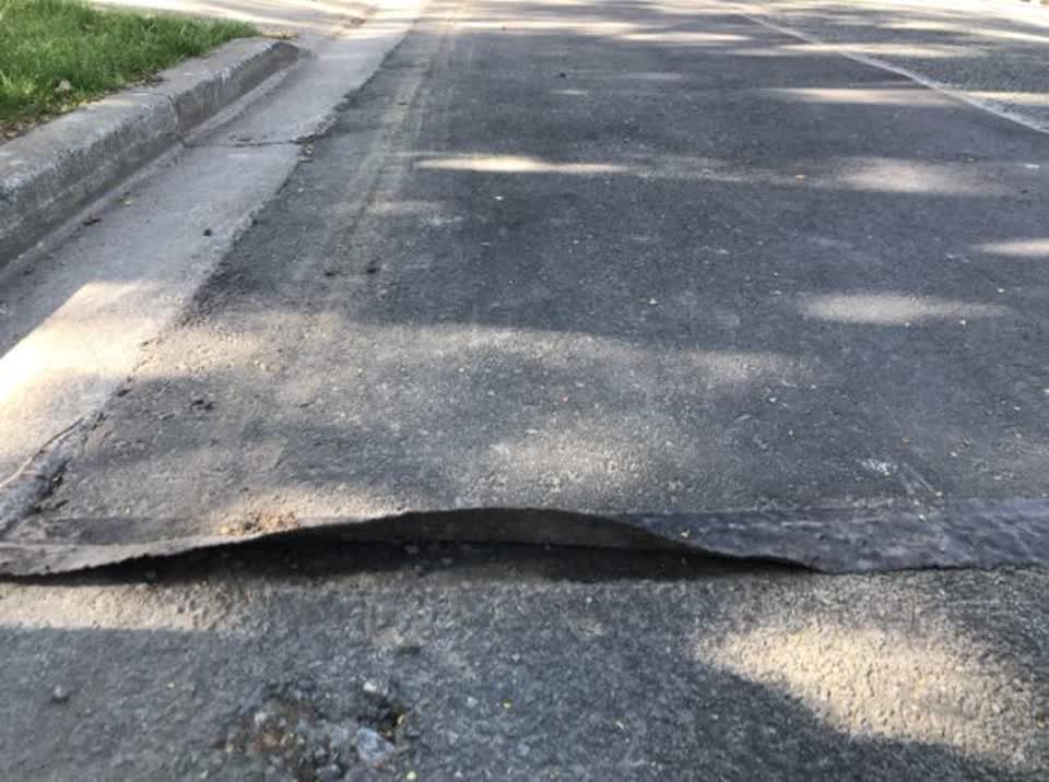 The photograph attached to this roading/streets report