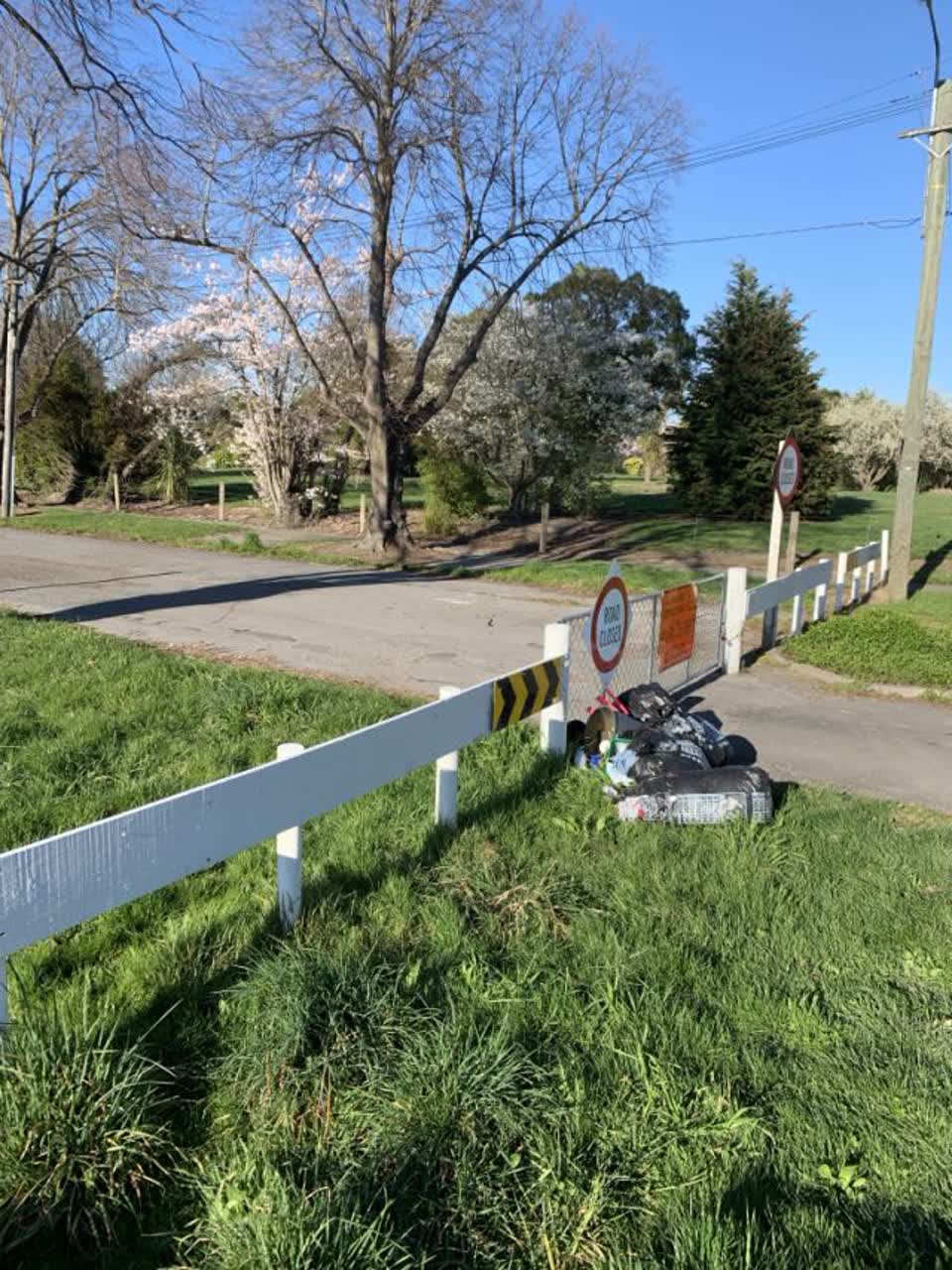 The photograph attached to this rubbish/recycling report