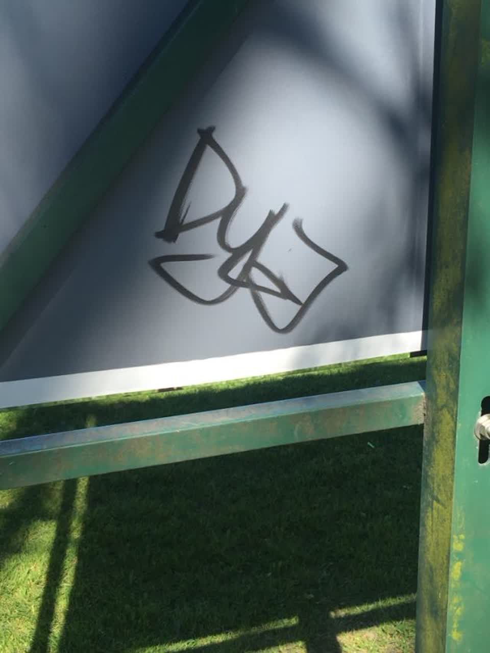 The photograph attached to this graffiti report