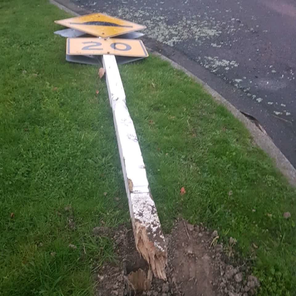 The photograph attached to this roading/streets report