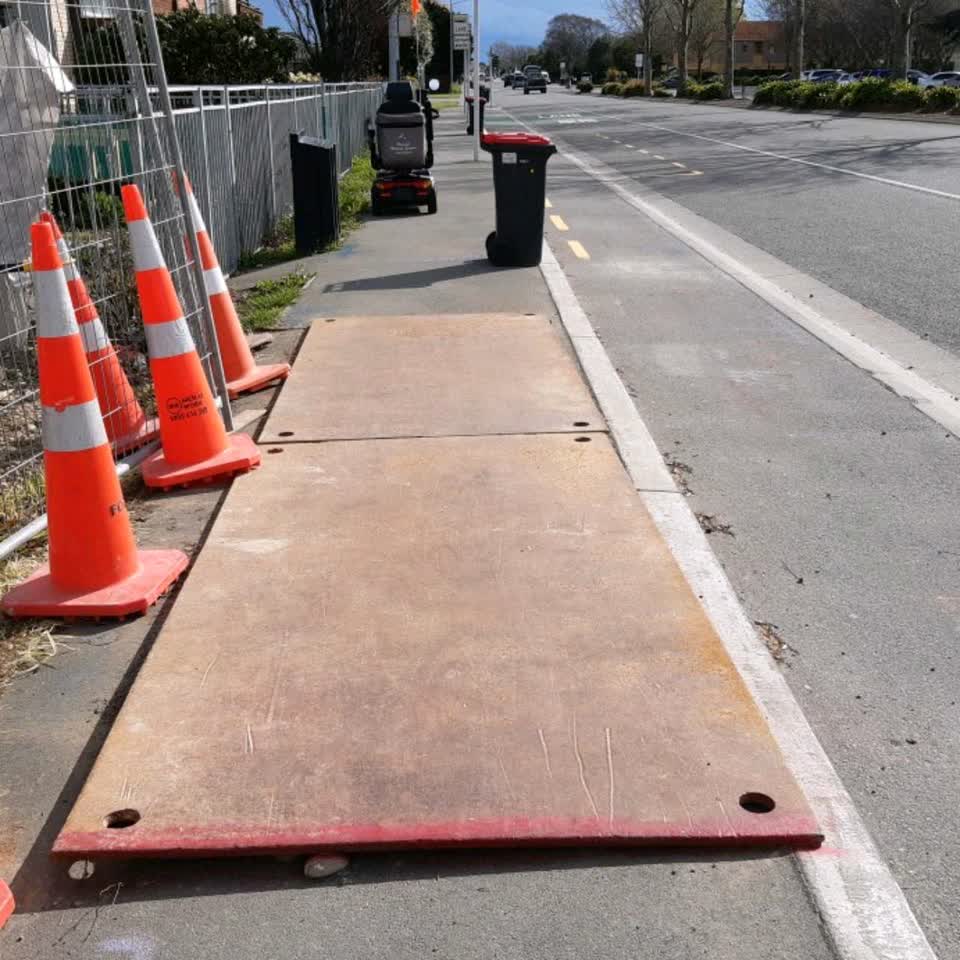 The photograph attached to this roading/streets report