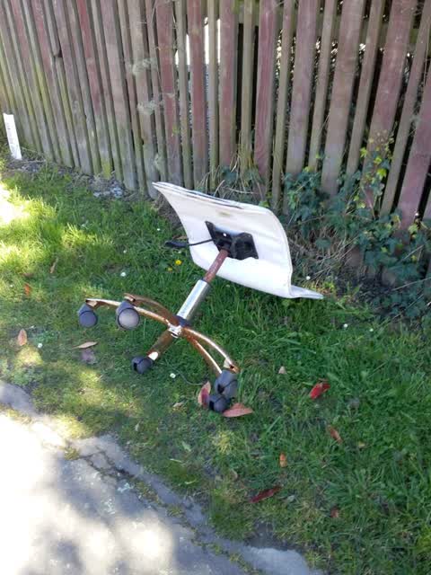Rubbish/Recycling, a report photo