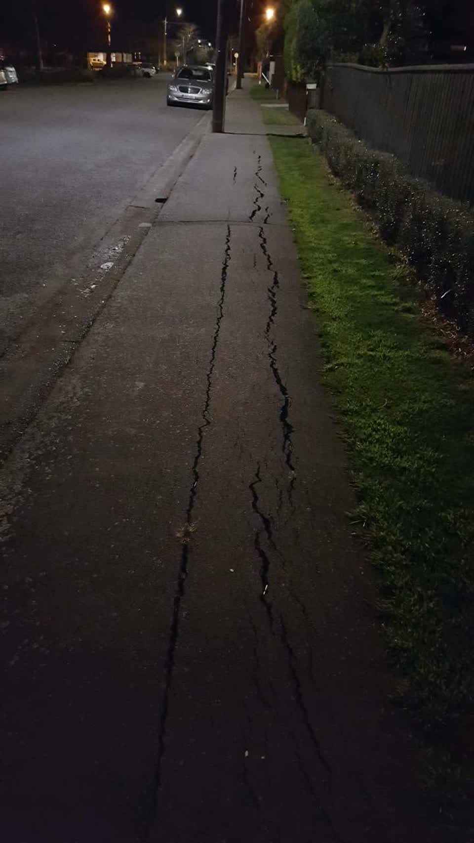 The photograph attached to this roading/streets report